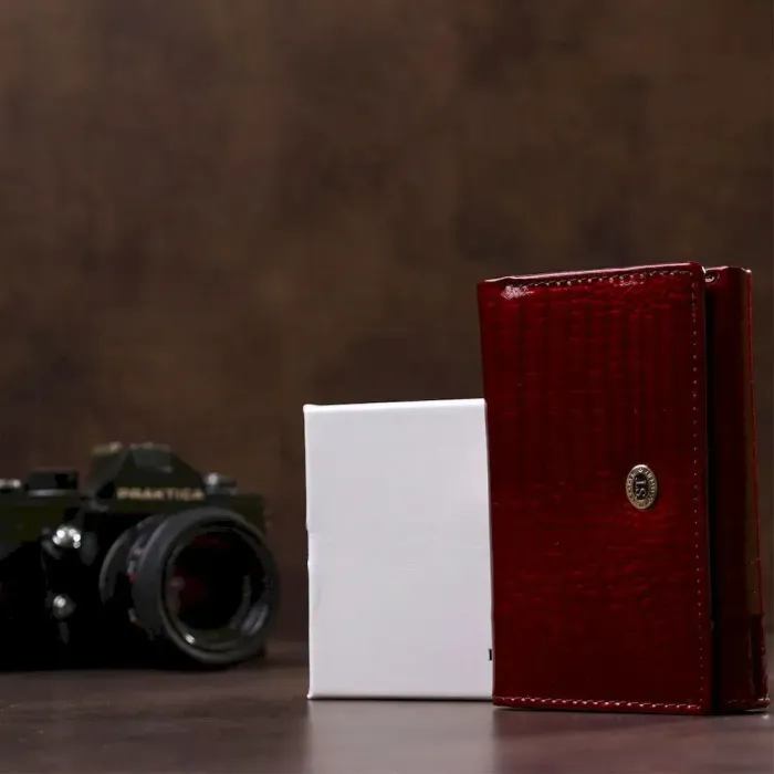 Класичний жіночий гаманець на кнопці ST Leather 18913 Бордовий