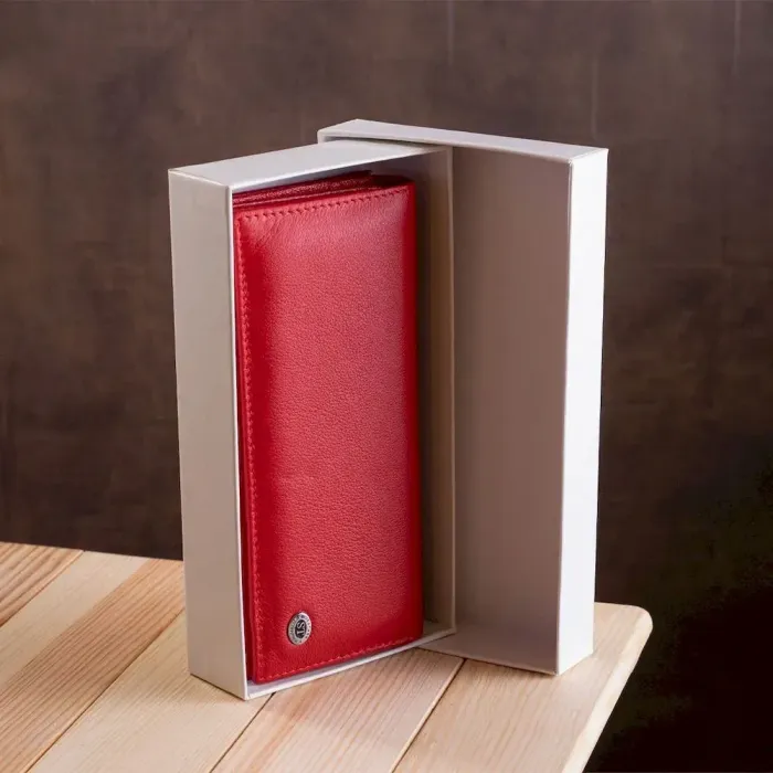 Жіночий гаманець із монетницею на клямці ST Leather 18957 Червоний