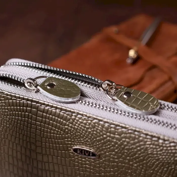 Кошелек женский из экокожи на две молнии лаковый KIVI Хамелеон 19024 Серый