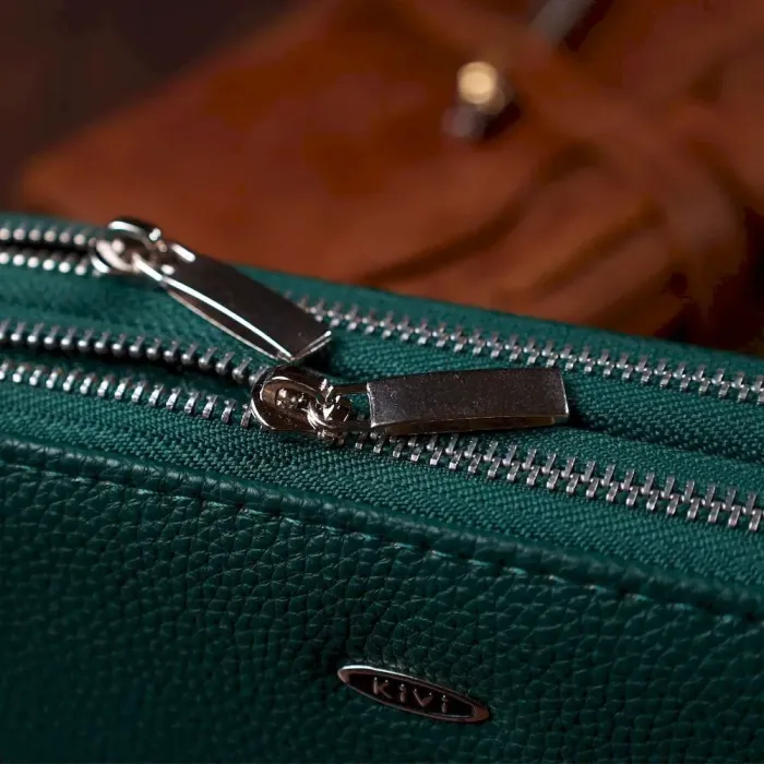 Гаманець жіночий із зернистої екошкіри KIVI 19043 Зелений