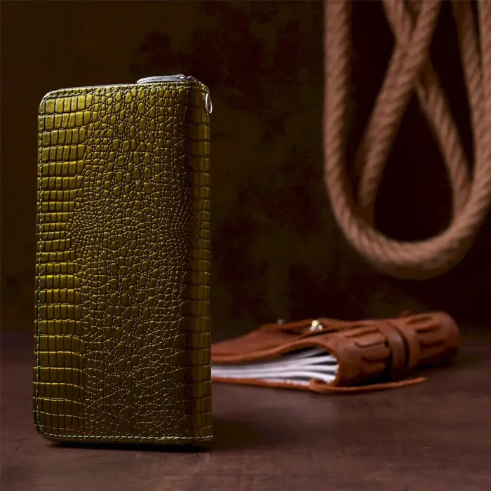 Кошелек женский на одну молнию из экокожи лаковый хамелеон KIVI 19027 Зеленый