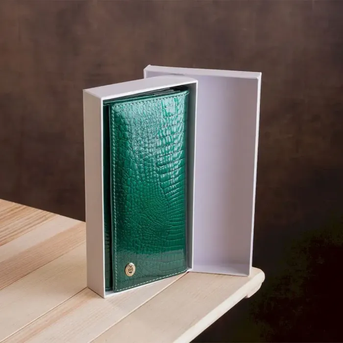 Гаманець жіночий ST Leather 18393 (S2001A) оригінальний Зелений