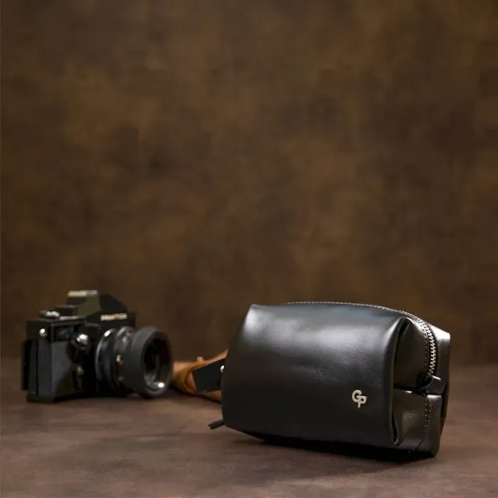 Кожаная глянцевая мужская косметичка GRANDE PELLE 11413 Черный