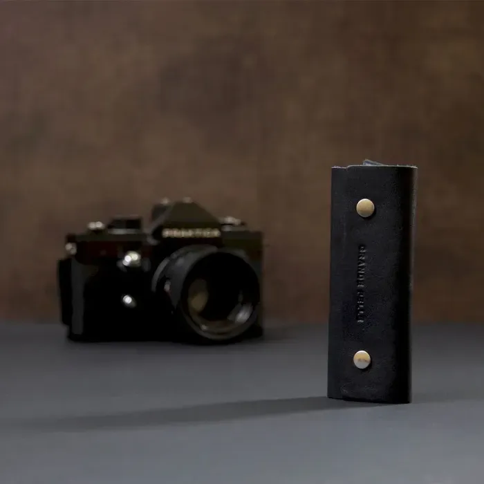 Шкіряна ключниця GRANDE PELLE 11352 Синя