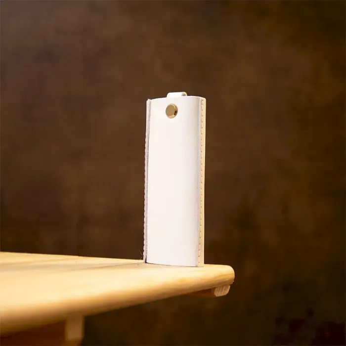 Кожаная универсальная ключница GRANDE PELLE 11346 Белый