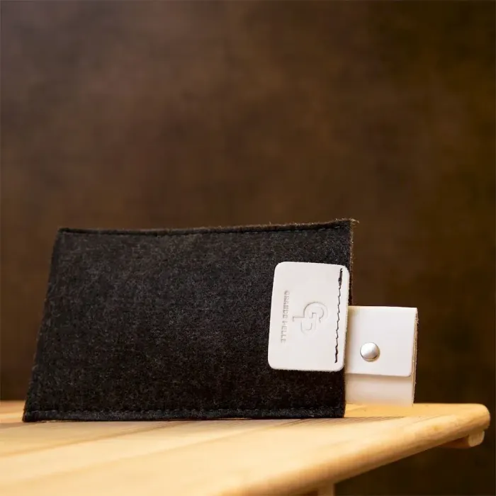 Кожаная универсальная ключница GRANDE PELLE 11346 Белый