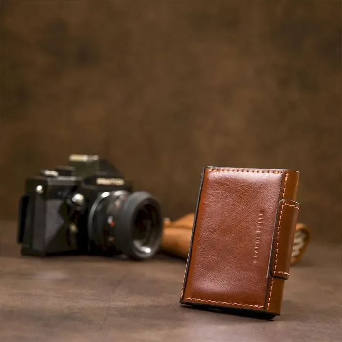 Шкіряна візитниця GRANDE PELLE 11411 Коричневий