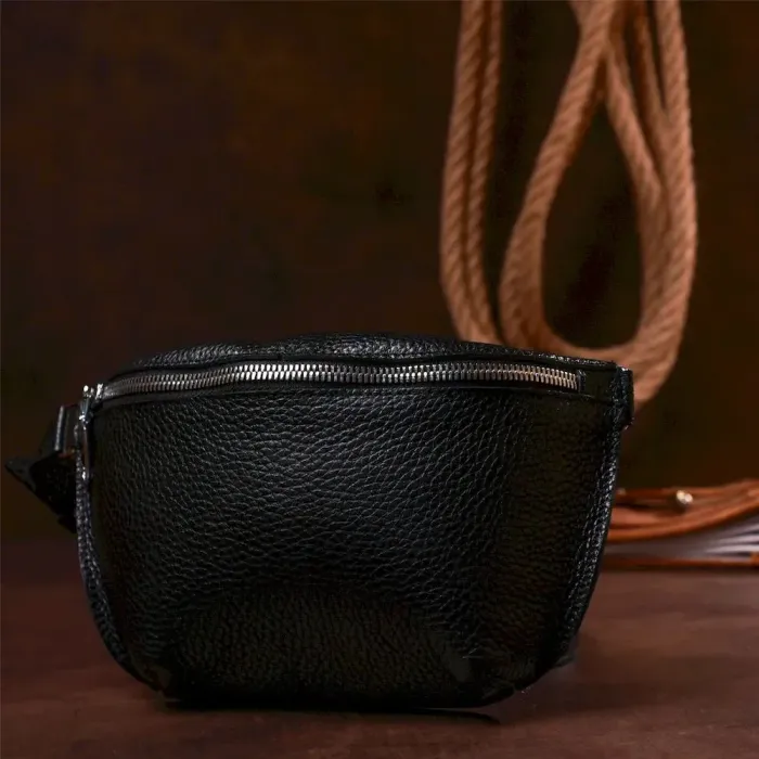 Кожаная женская бананка Shvigel 16373 Черный