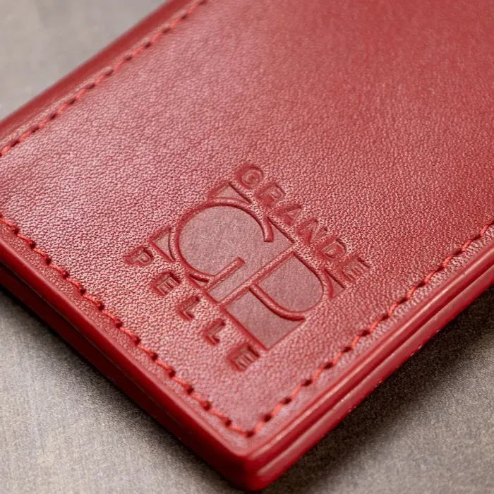 Шкіряна жіноча візитниця GRANDE PELLE 11532 Червоний