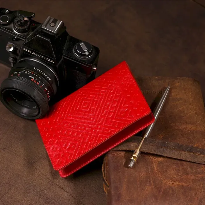 Кожаная обложка на паспорт с ромбами SHVIGEL 13972 Красная