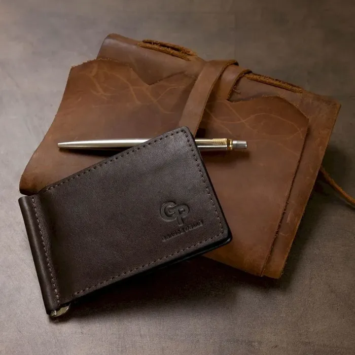 Шкіряний чоловічий затискач для грошей з монетницею GRANDE PELLE 11547 Коричневий