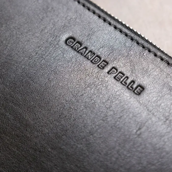 Шкіряний жіночий гаманець на блискавці GRANDE PELLE 11562 Чорний