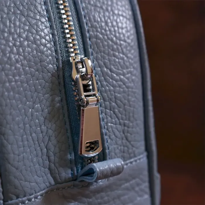 Шкіряний жіночий рюкзак з натуральної шкіри Shvigel 16303 Синій