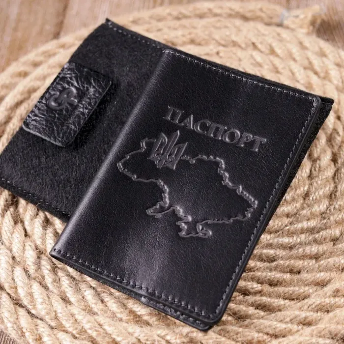 Красивая кожаная обложка на паспорт Карта GRANDE PELLE 16773 Черная