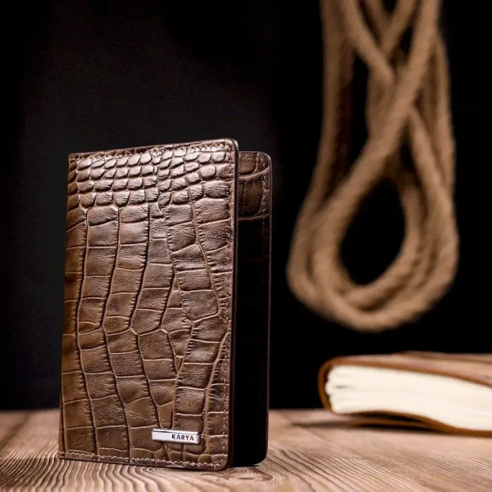 Красивая обложка на паспорт KARYA 20914 кожаная Коричневый