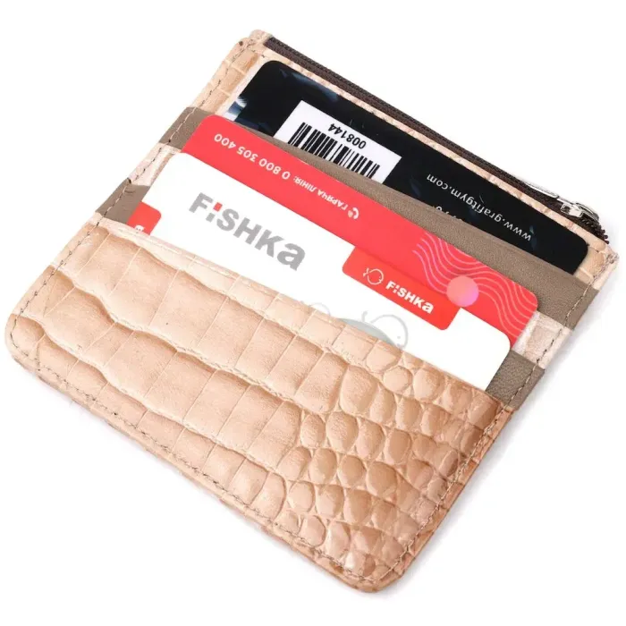 Гарний картхолдер із натуральної шкіри з тисненням під крокодила KARYA 21206 Бежевий