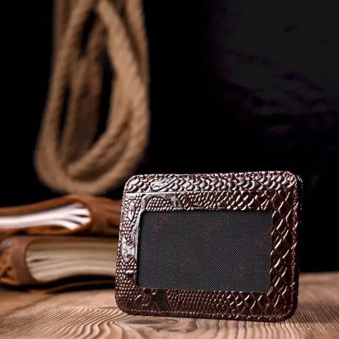 Лакована візитниця з натуральної фактурної шкіри KARYA 20956 Коричневий