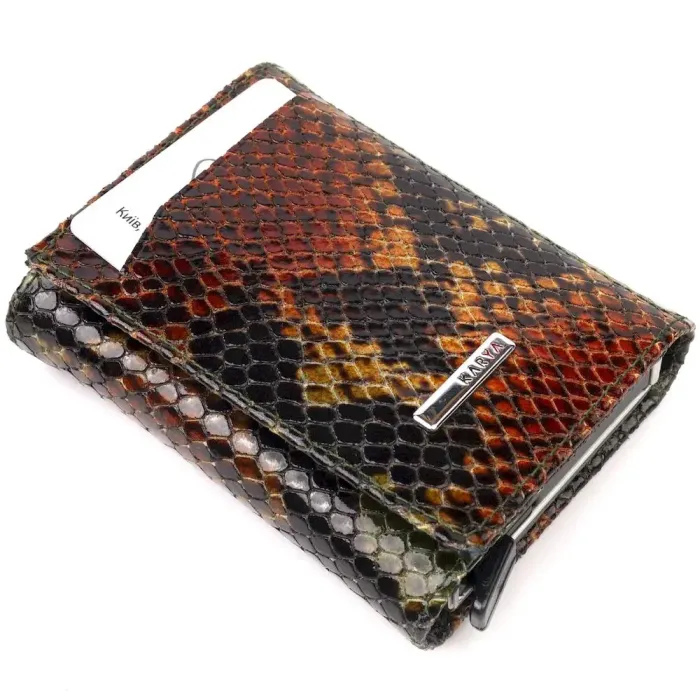 Лакована візитниця з натуральної фактурної шкіри під змію KARYA 20988