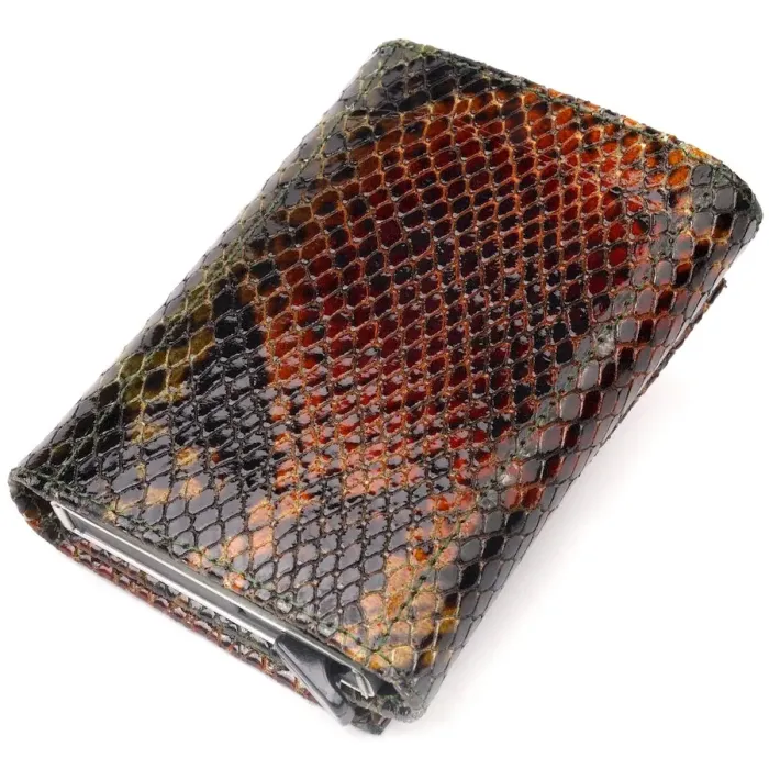 Лакована візитниця з натуральної фактурної шкіри під змію KARYA 20988