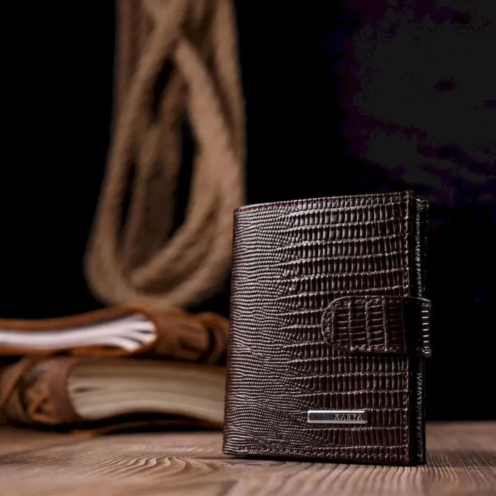Лакированное мужское портмоне из фактурной кожи KARYA 21046 Коричневый