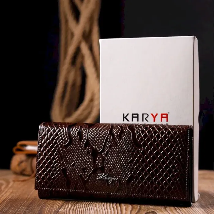 Лакований горизонтальний гаманець з натуральної шкіри з тисненням під змію KARYA 21170 Коричневий