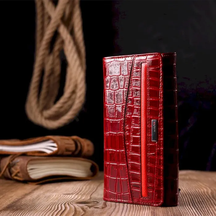 Лакированный женский кошелек из натуральной фактурной кожи под крокодила KARYA 21022 Красный