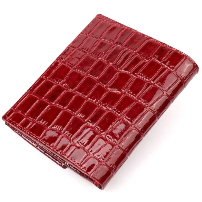 Лакированный женский кошелек на магните из натуральной кожис тиснением под крокодила KARYA 21186 Красный