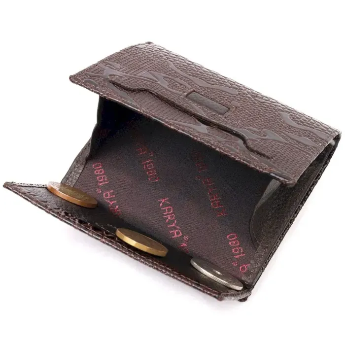 Лакированный женский кошелек на магните из натуральной кожис тиснением под змею KARYA 21187 Коричневый