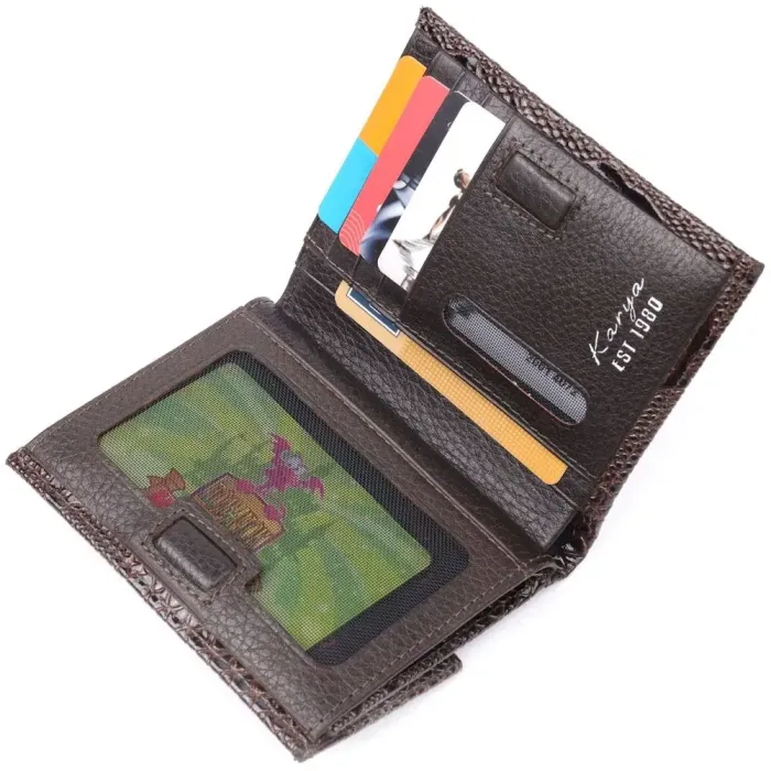 Лакированный женский кошелек на магните из натуральной кожис тиснением под змею KARYA 21187 Коричневый