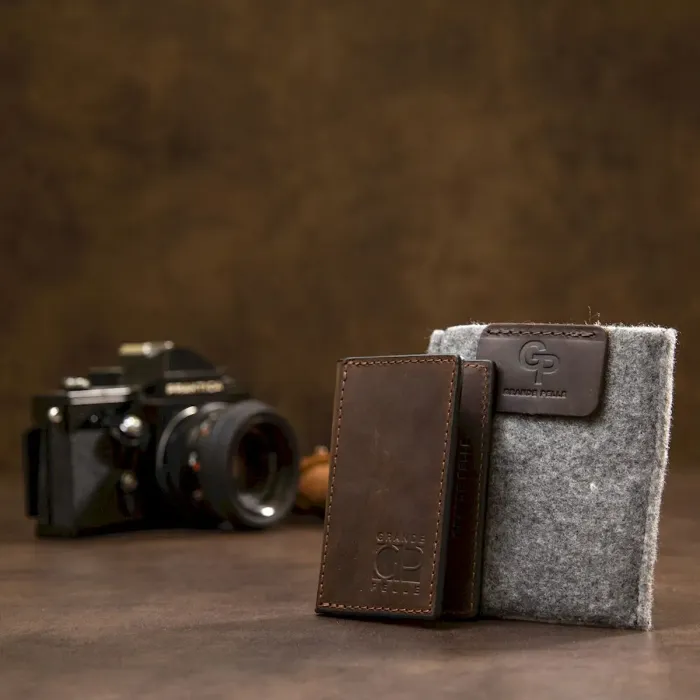 Маленький шкіряний картхолдер GRANDE PELLE 11503 Коричневий