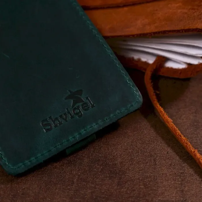 Матова шкіряна бирка на валізу Shvigel 16557 Зелений