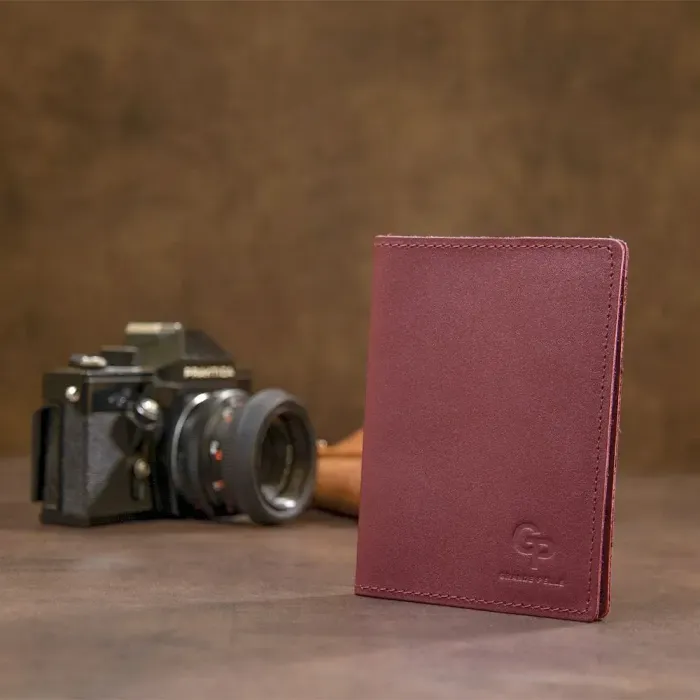 Матовая кожаная обложка на паспорт GRANDE PELLE 11482 Бордовый