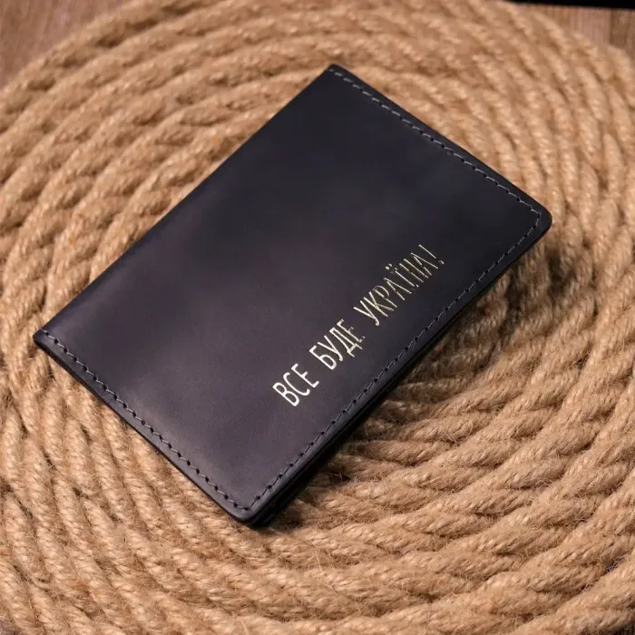 Матовая обложка на паспорт в винтажной коже Украина GRANDE PELLE 16725 Черная