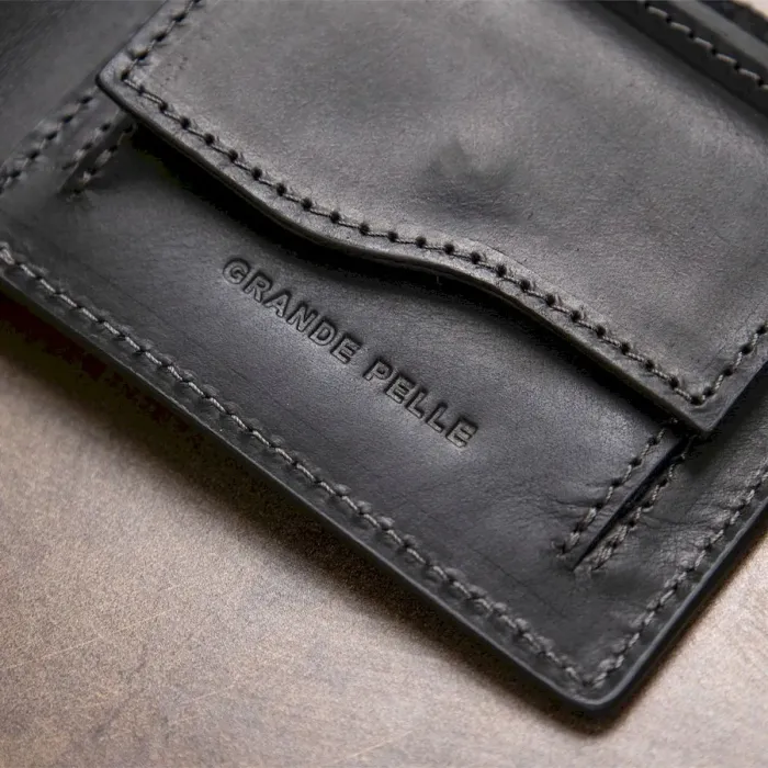 Матове шкіряне портмоне GRANDE PELLE 11457 Чорний