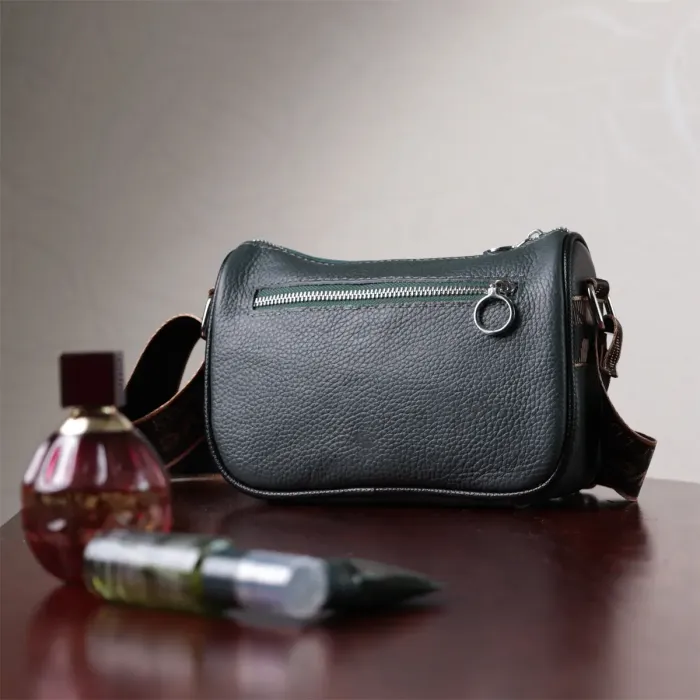 Модная женская сумка с вышивкой на лицевой стороне из натуральной кожи Vintage 22627 Темно-зеленая