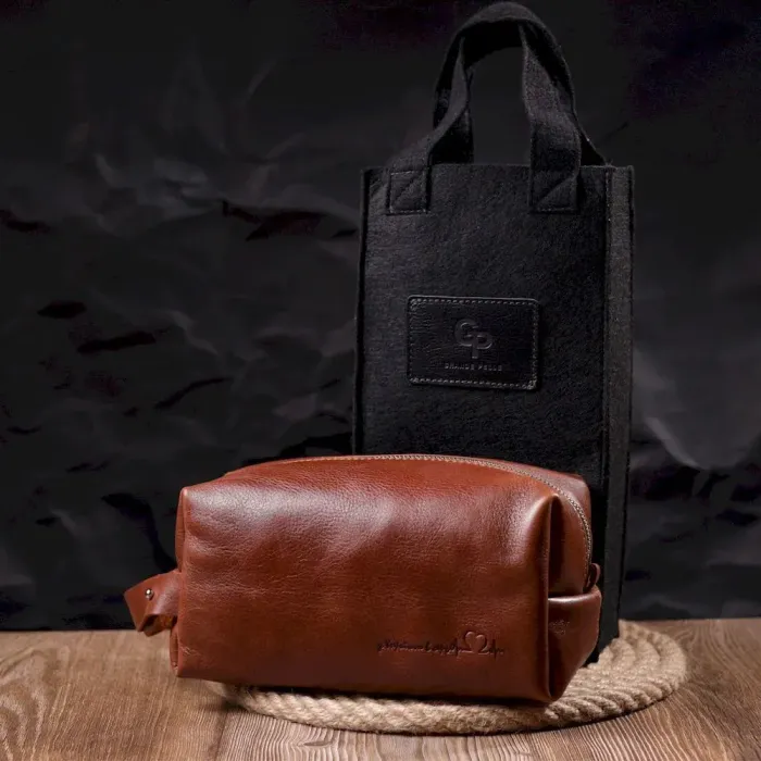 Чоловічі косметички великого розміру з гладкої шкіри на блискавці Серце GRANDE PELLE 16768 Світло-коричнева