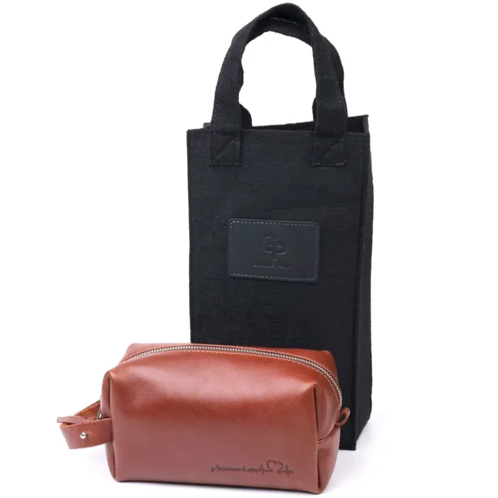 Чоловіча косметичка середнього розміру із гладкої шкіри на блискавці Серце GRANDE PELLE 16765 Світло-коричнева