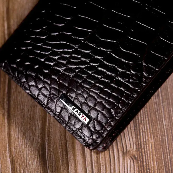 Мужская обложка на паспорт из фактурной кожи под рептилию KARYA 20923 Коричневый