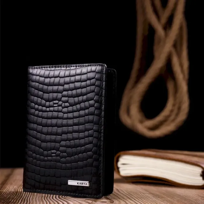 Мужская обложка на паспорт из фактурной кожи под рептилию KARYA 20925 Черный