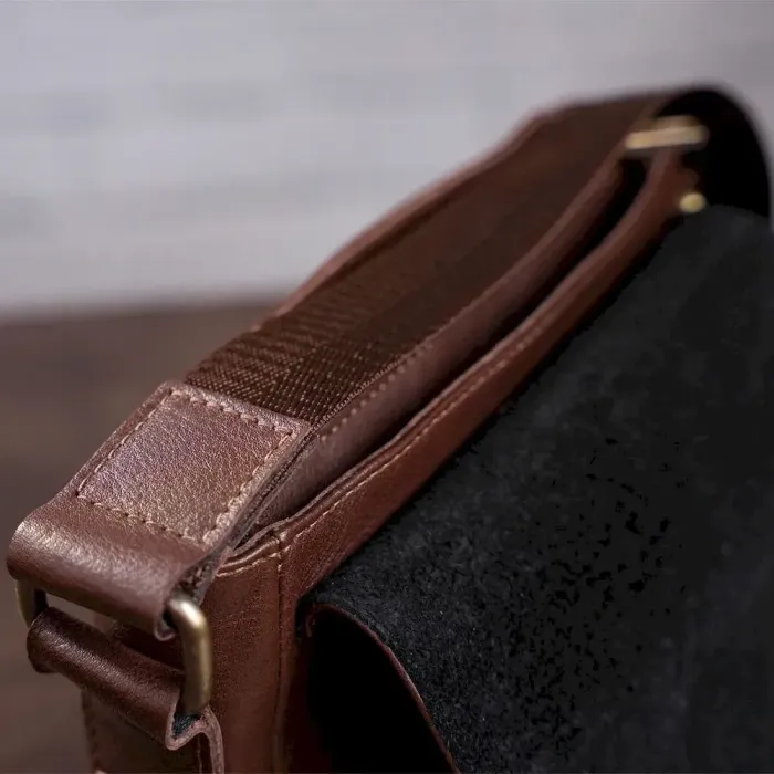 Чоловіча шкіряна сумка SHVIGEL 19101 Коричнева