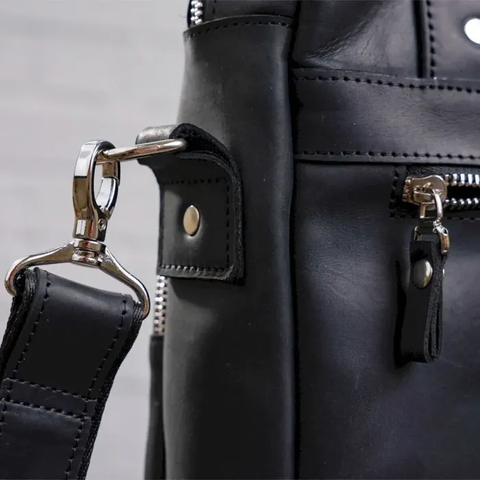 Чоловіча сумка вертикальна SHVIGEL 11169 під А4 матова Чорна