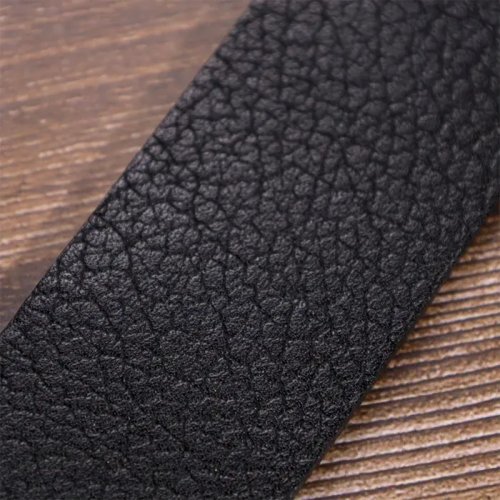 Чоловічий джинсовий ремінь з механічною пряжкою з натуральної шкіри BOND 22070 Чорний