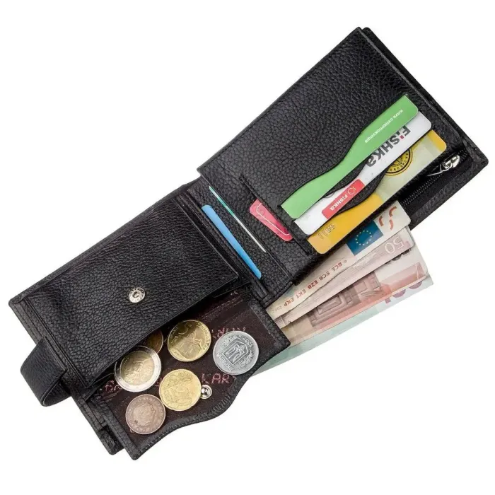 Чоловічий гаманець із хлястиком шкіряний флотар KARYA 17370 Чорний