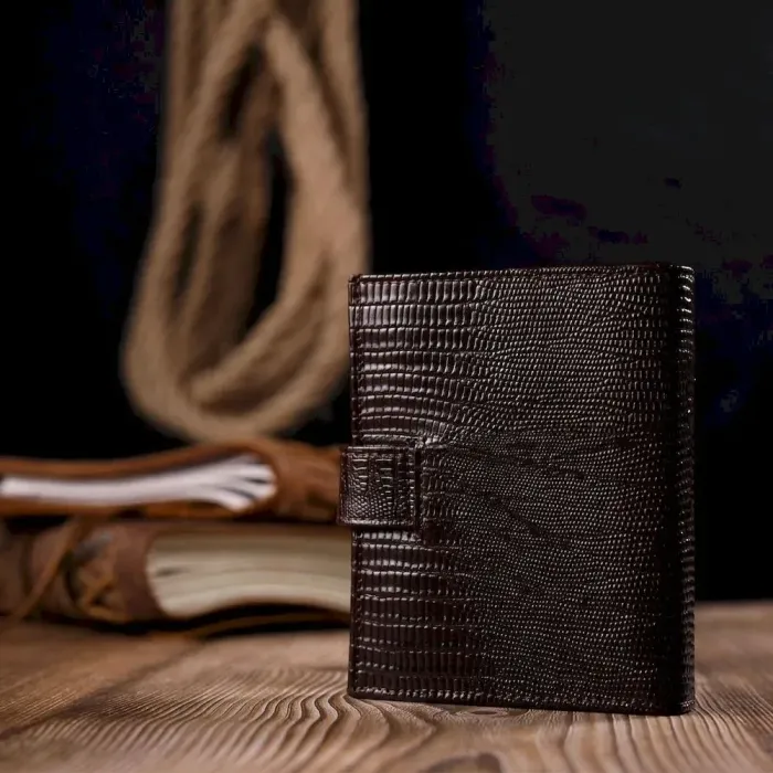 Надійний чоловічий гаманець із фактурної шкіри KARYA 21039 Коричневий