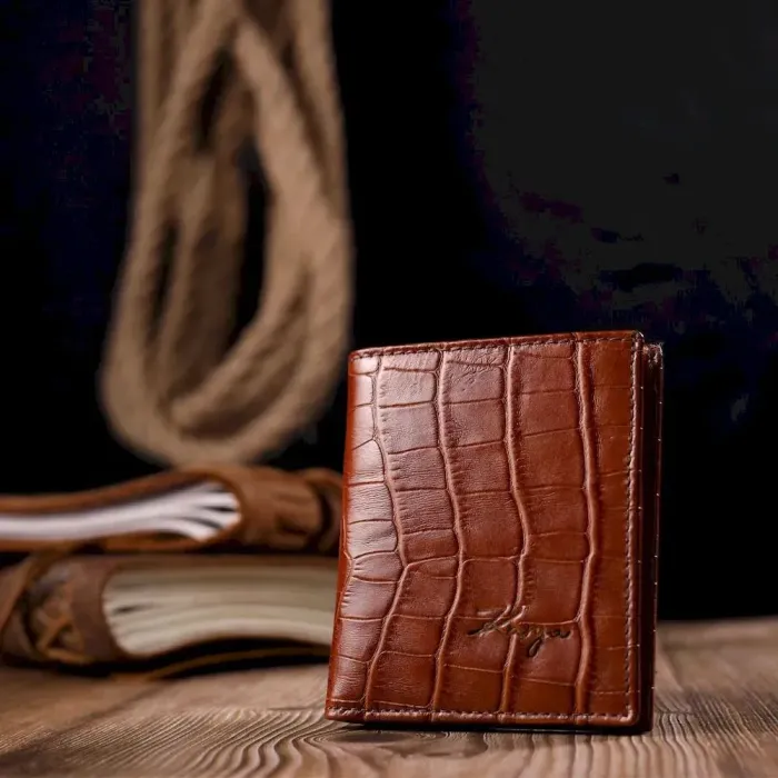 Надежный мужской кошелек из фактурной кожи под рептилию KARYA 21058 Коричневый
