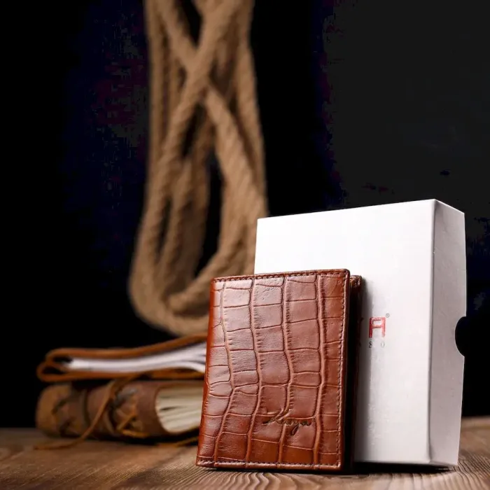 Надежный мужской кошелек из фактурной кожи под рептилию KARYA 21058 Коричневый