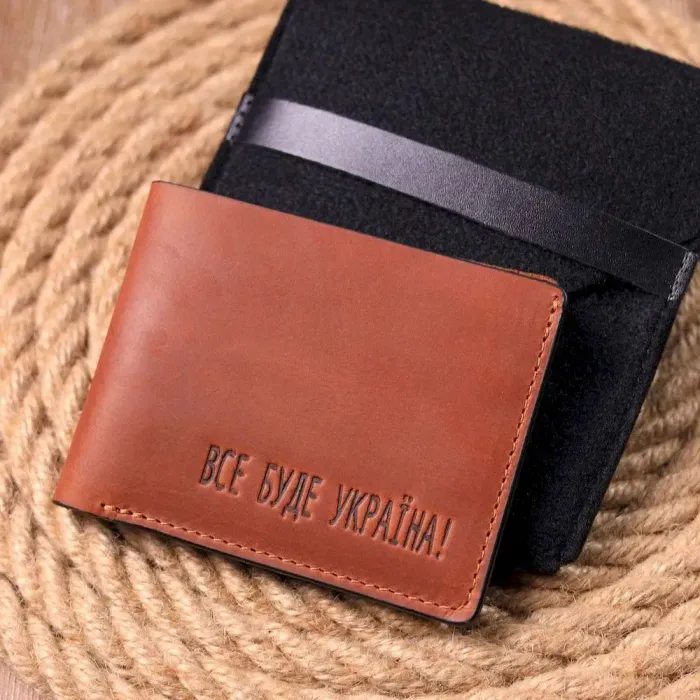 Надійний чоловічий шкіряний гаманець у дві складення Україна GRANDE PELLE 16738 Світло-коричневий