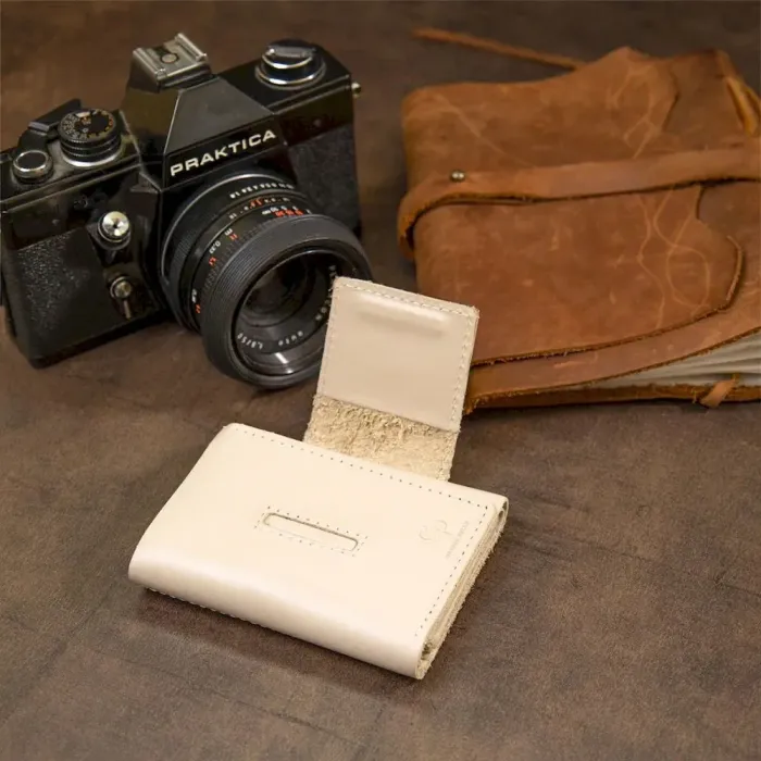 Невеликий портмоне унісекс GRANDE PELLE 11465 Бежевий