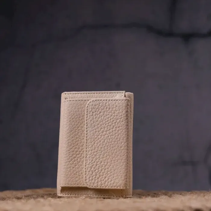 Невеликий жіночий портмоне з монетницею з натуральної шкіри KARYA 21320 Молочний