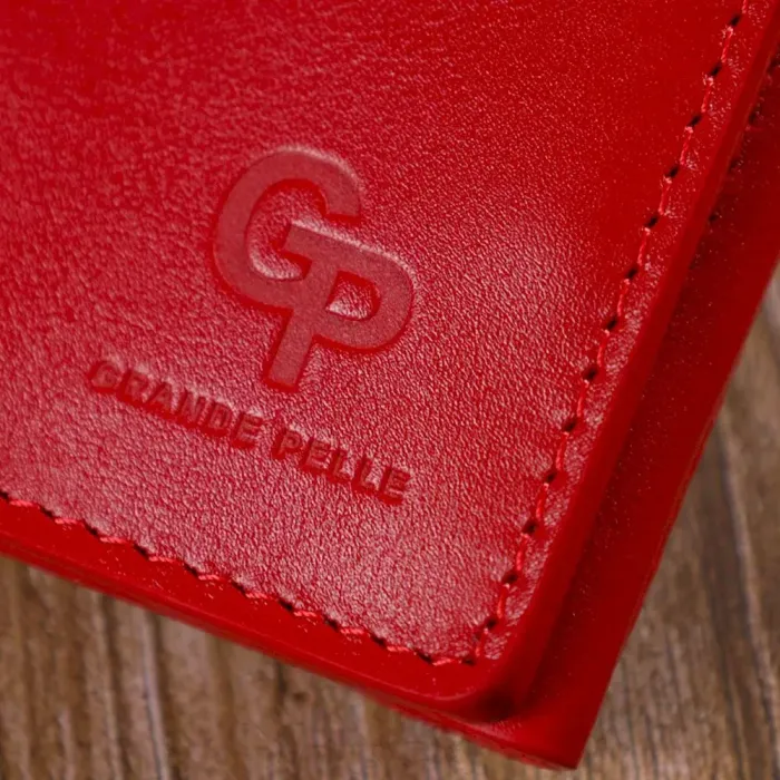 Невеликий жіночий портмоне в три складення GRANDE PELLE 16785 Червоний